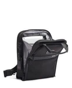 Tumi ALPHA Medium Travel Tote BLACK -Tumi 117311 1041 hi res alt1 2
