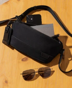 Tumi HARRISON Daven Waist Pack BLACK 9 Tumi HARRISON Daven Waist Pack BLACK -Tumi 142400 1041 hi res bg 1