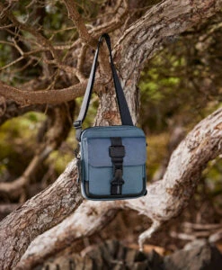 Tumi ALPHA BRAVO JUNIOR CROSSBODY NEVADO BLUE -Tumi 148614 A229 hi res bg 8