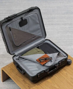 Tumi 19 DEGREE ALUMINUM Continental Carry-On NOIR MAT -Tumi 98820 4386 hi res bg 1